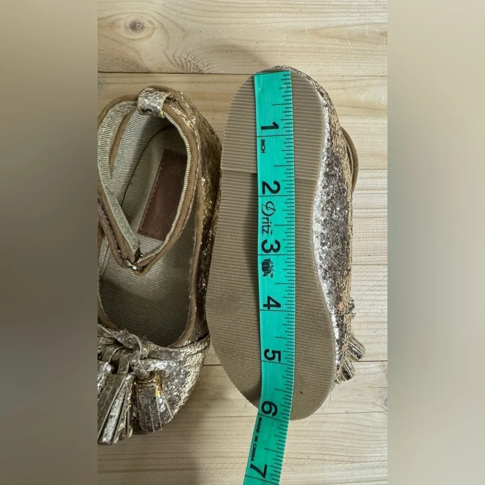 Joyfolie Penelope Gold Glitter Kids Shoes with Tassels. Great Cond. Size 9